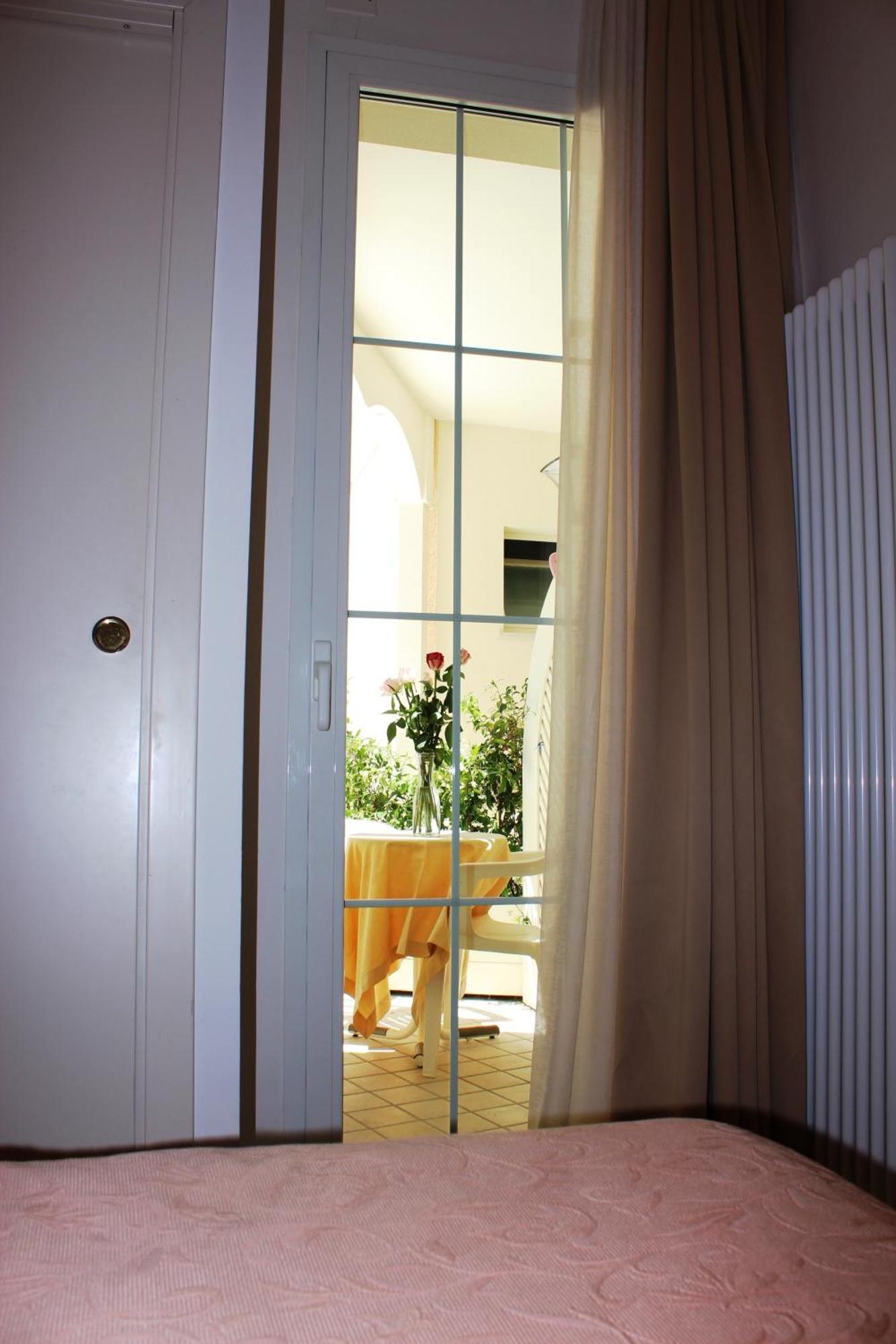 Sirena Boutique Hotel Gabicce Mare Room photo